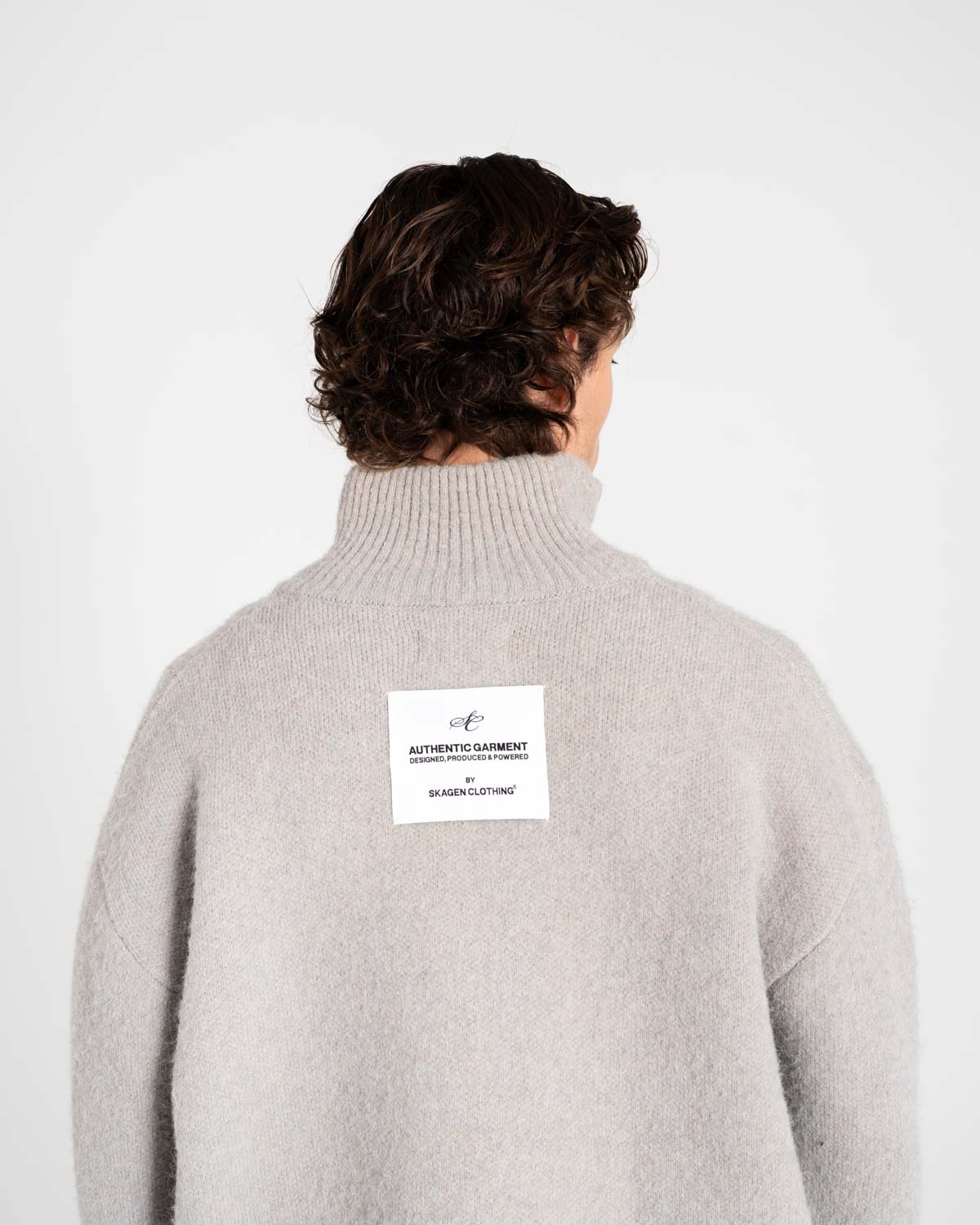 Full-zip sweater light gray