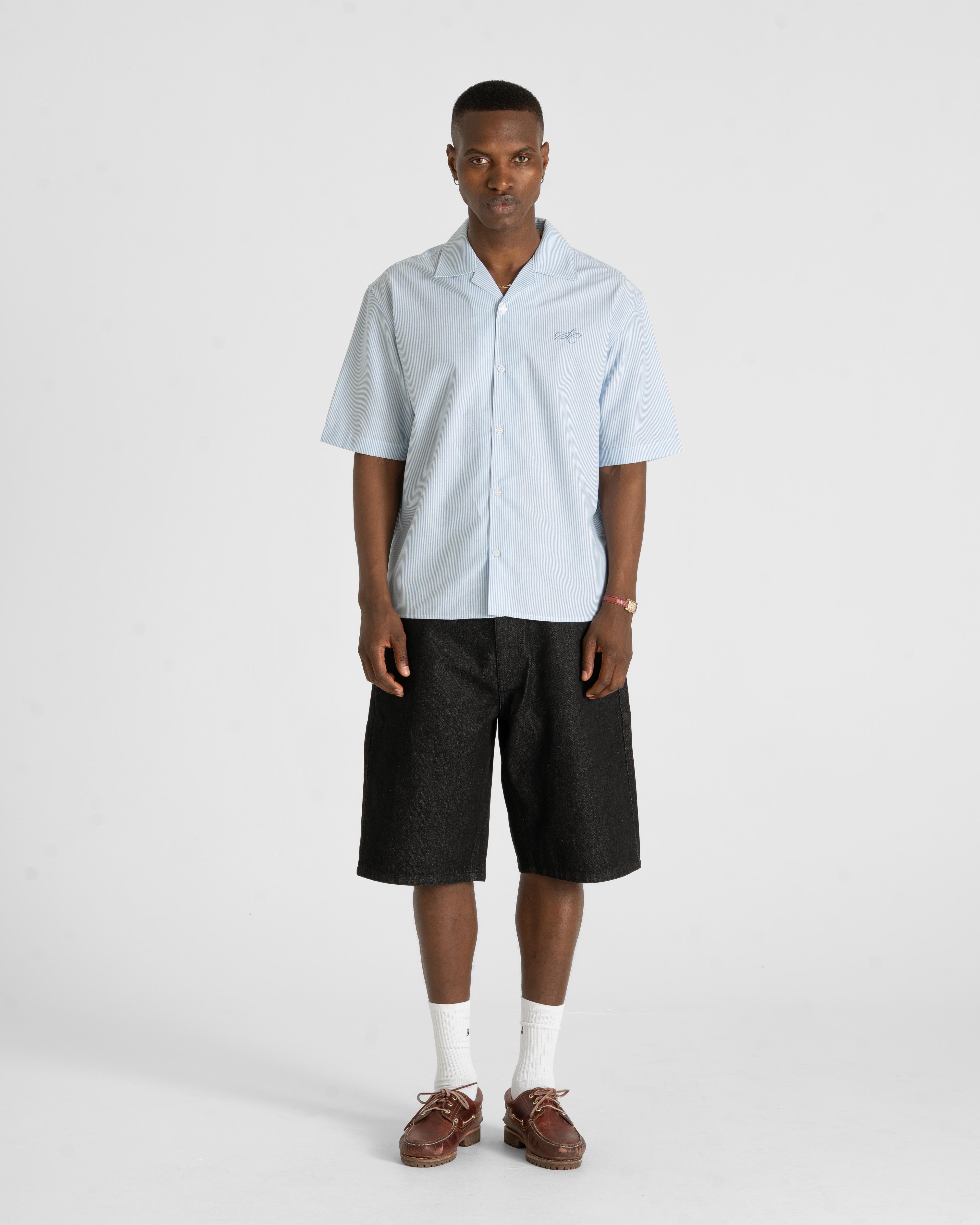 Short -sleeved flax shirt light blue striped