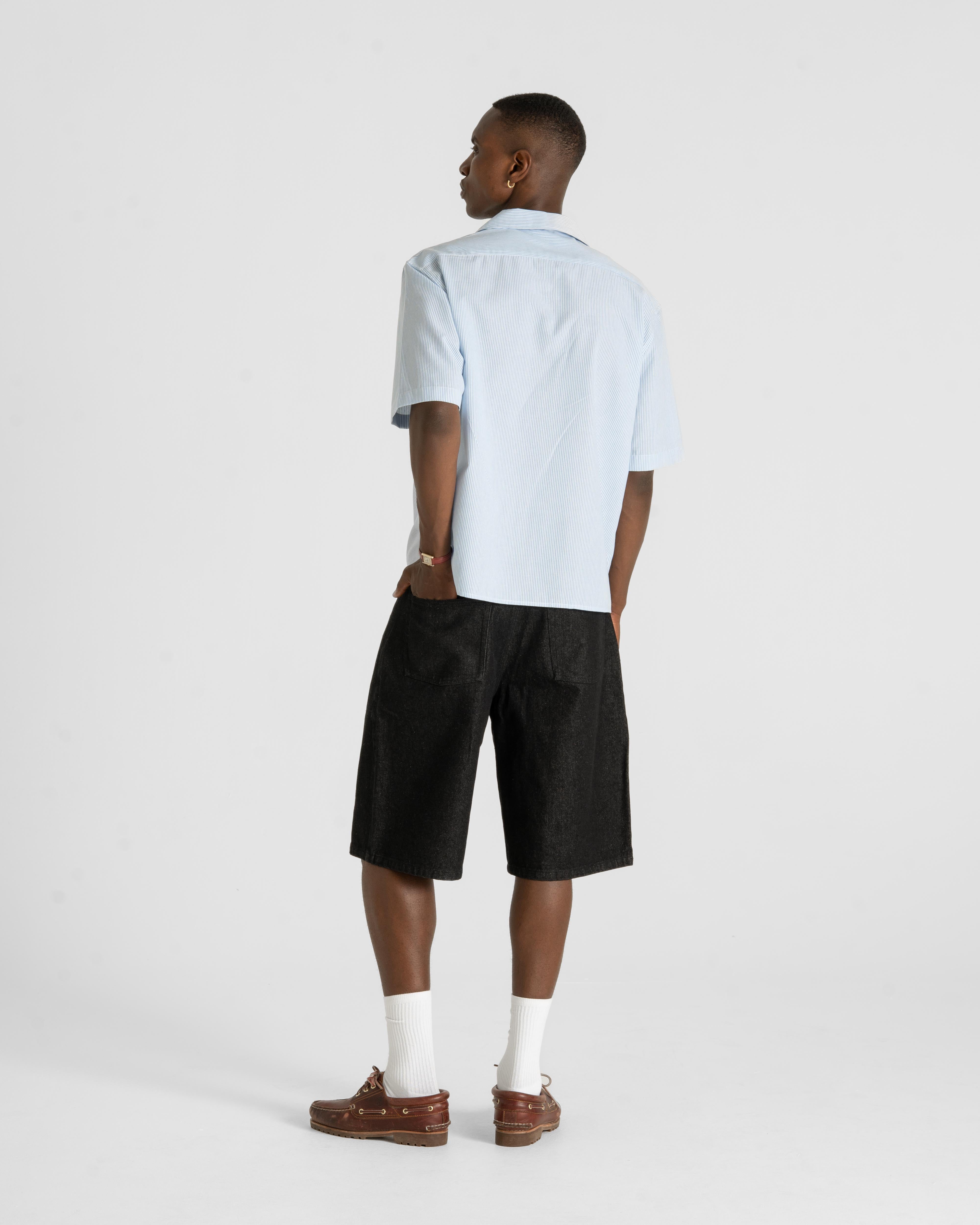 Short -sleeved flax shirt light blue striped