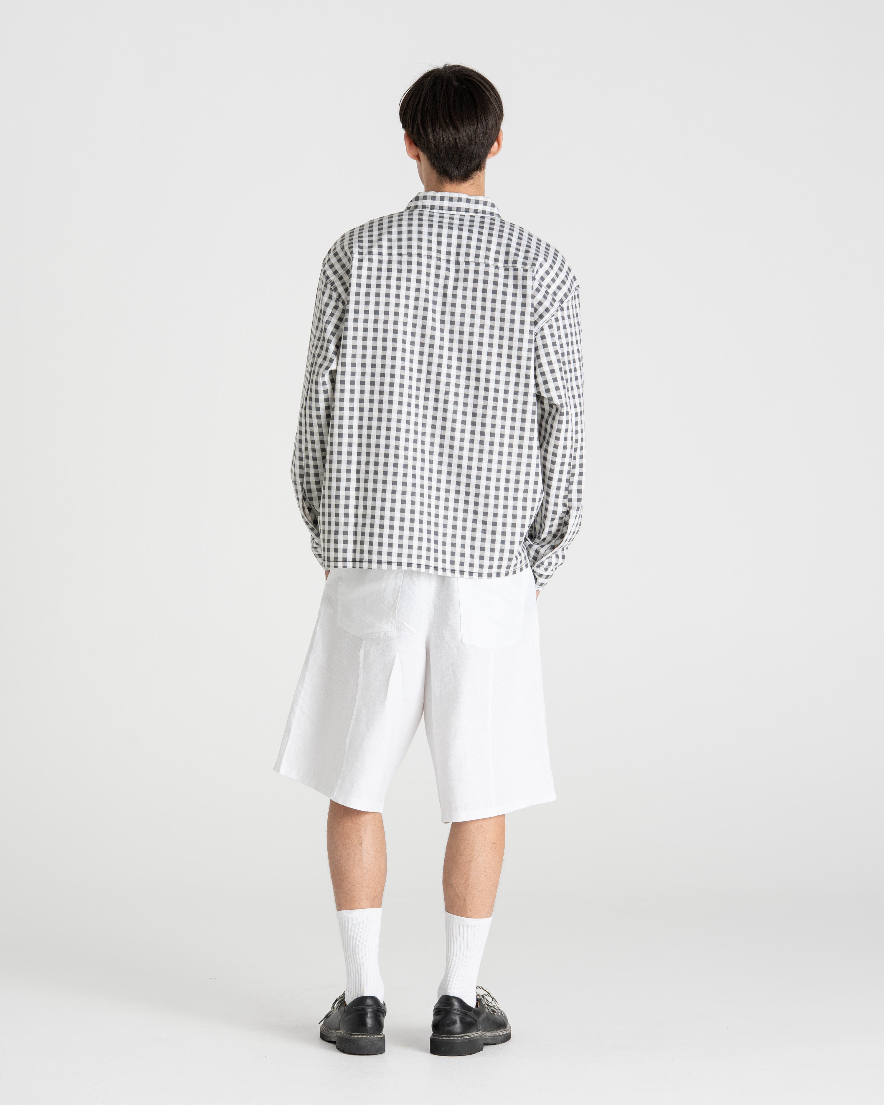 Pleated Baggy shorts White