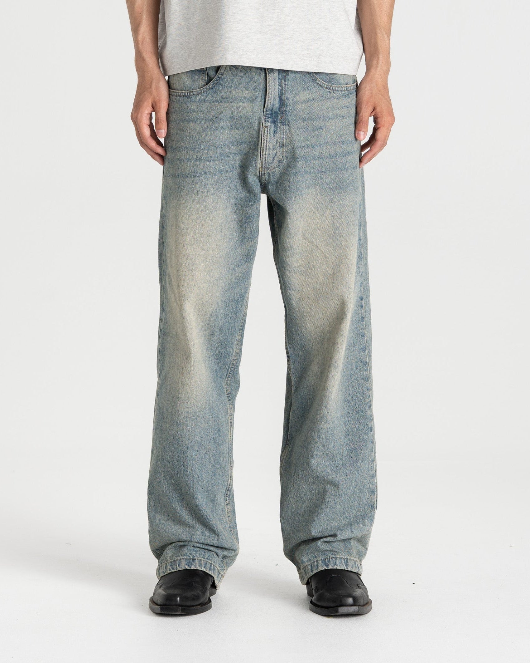 Baggy denim jeans light blue vintage wash