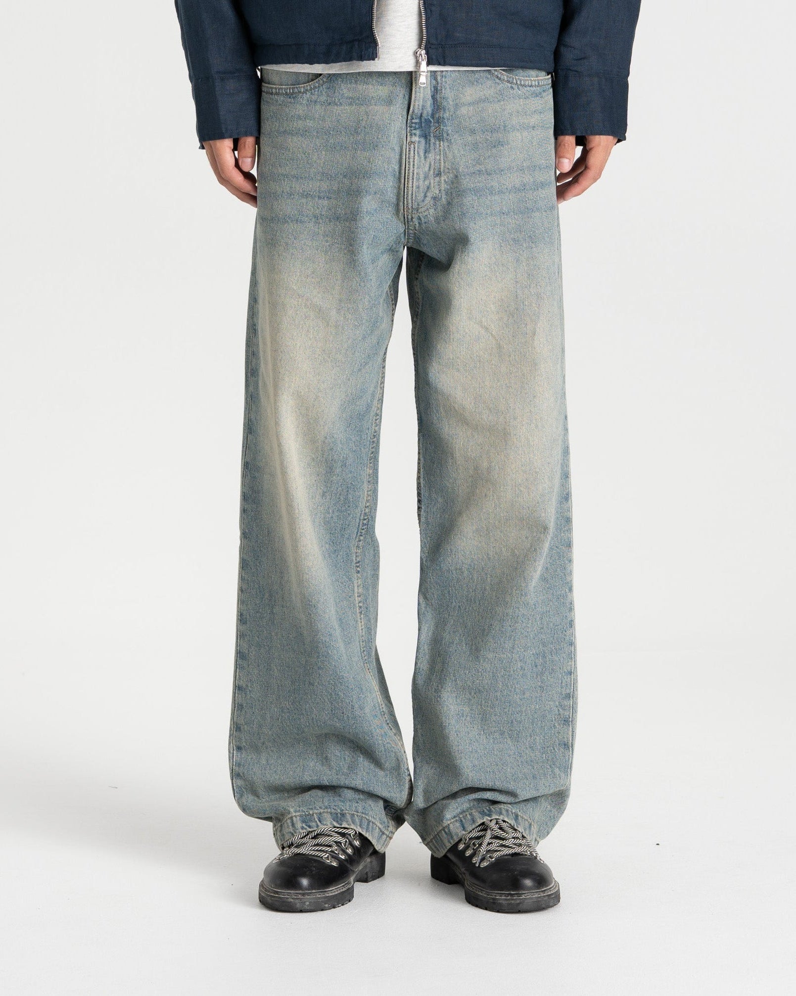 Baggy denim jeans light blue vintage wash